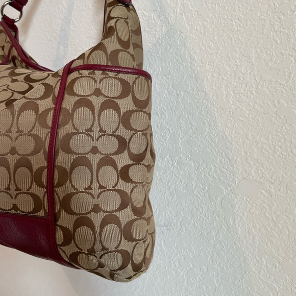 Coach Park signature hobo, jacquard, print, burgundy, trim F 30341 top zip - Picture 5 of 11